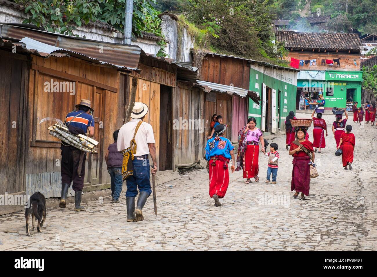 Guatemala, Quiche Abteilung Nebaj, Ixil Maya-Dorf, eingebettet in die Sierra de Los Cuchumatanes Stockfoto