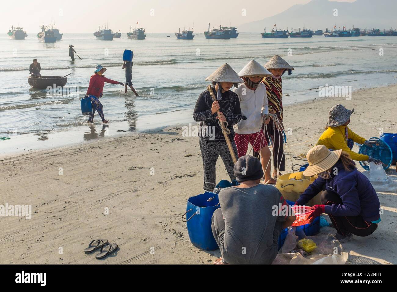 Vietnam, South Central Coast Region, Umgebung von Nha Trang, Doc Let Dorf Rückkehr vom Fischen Stockfoto