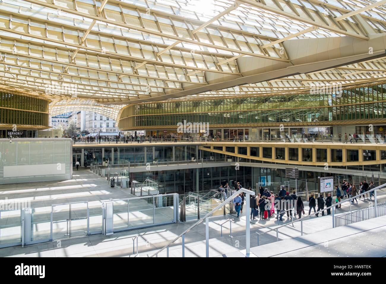 Frankreich, Paris, dem Forum des Halles-Vordach aus Glas und Metall, designed by Patrick Berger und Jacques Anziutti und 5. April 2016 eingeweiht Stockfoto