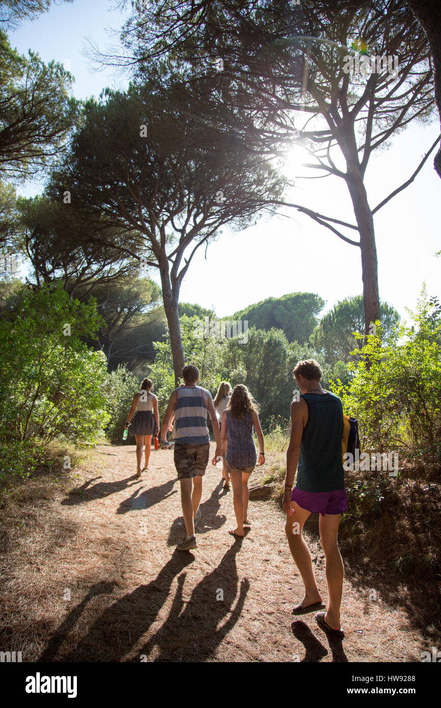 Familie auf einer Wanderung in Italien Stockfoto Familie auf einer Wanderung in Italien Stockfoto