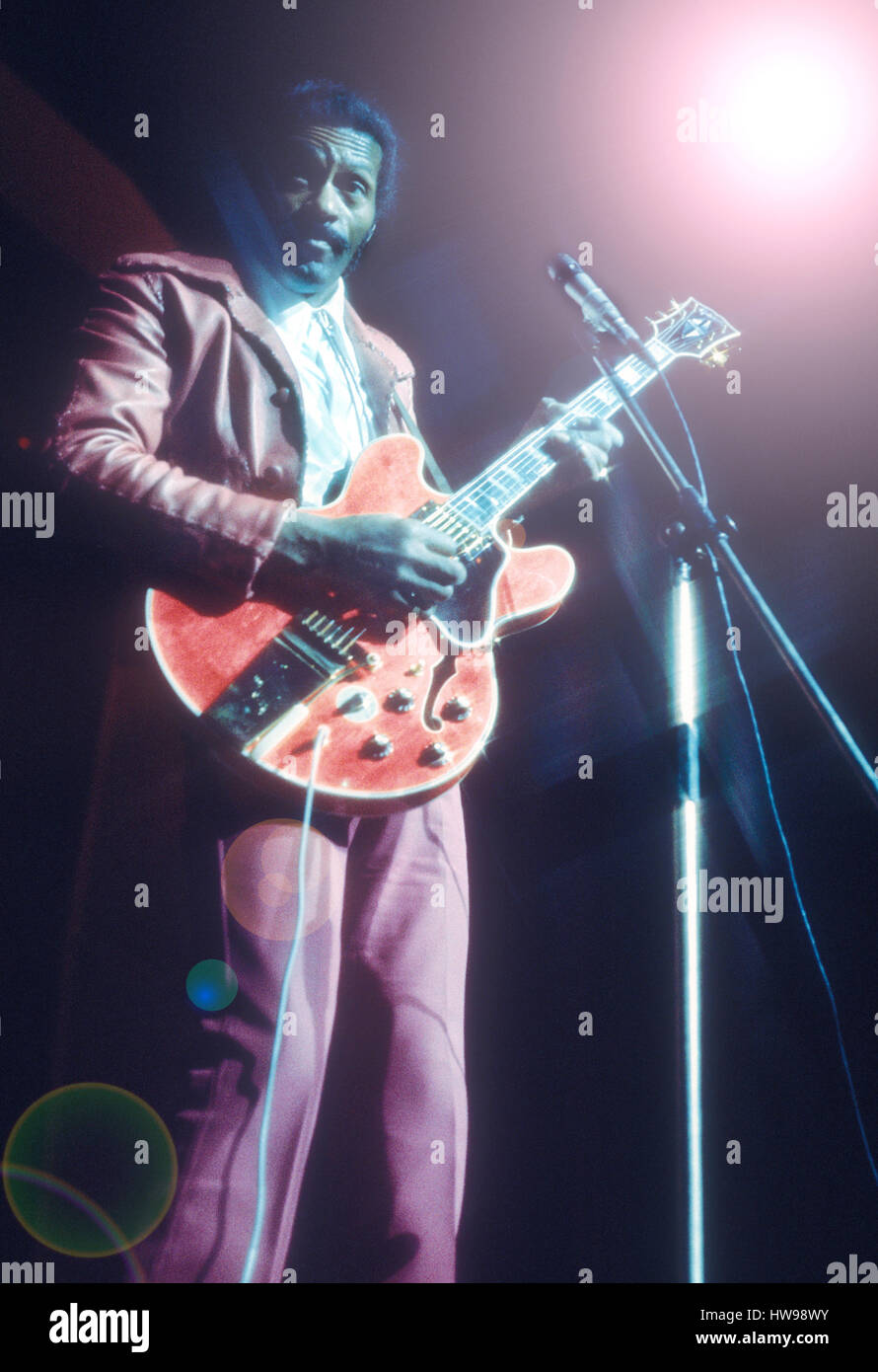 Chuck Berry auf der Bühne beim Konzert in London 1975 Stockfoto