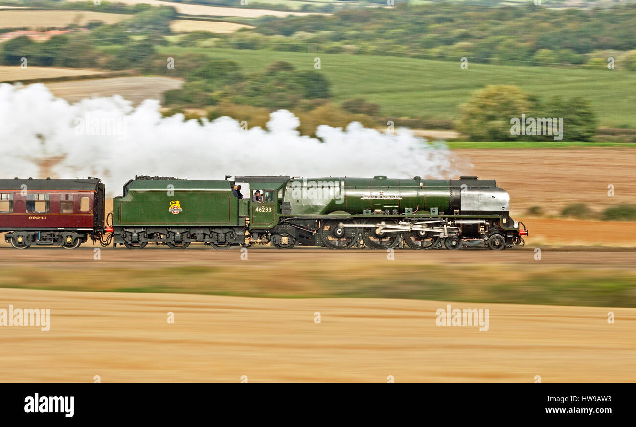 46233 Herzogin von Sutherland macht gute Fortschritte vorbei Staveley mit einem Derby Scarborough Charta am 24. September 2016. Stockfoto