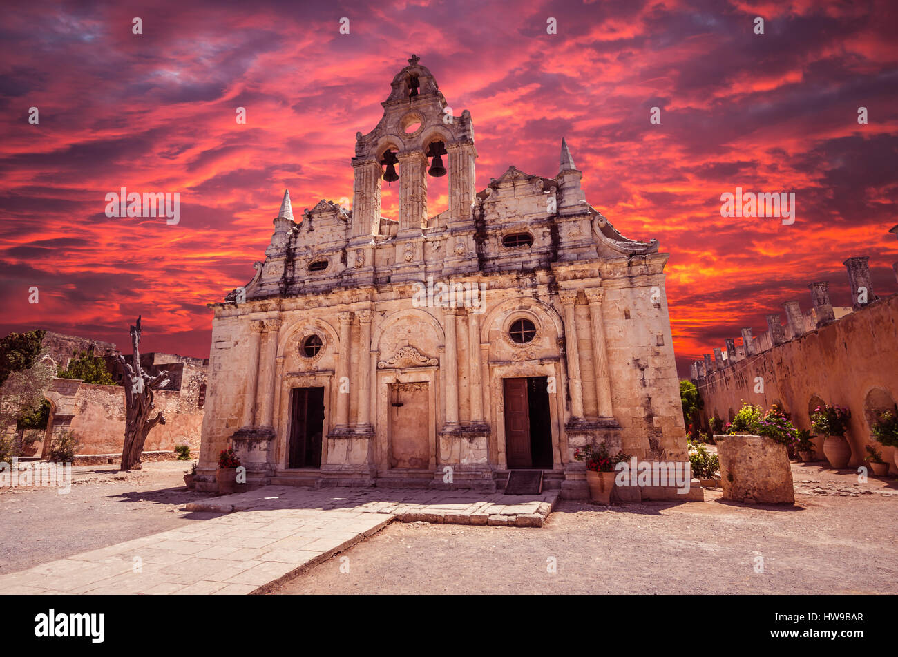 Arkadi Kloster auf der Insel Kreta, Griechenland. Ekklisia Timios Stavros - Moni Arkadiou in griechischer Sprache. Es ist ein venezianischer Barock-Kirche. Stockfoto
