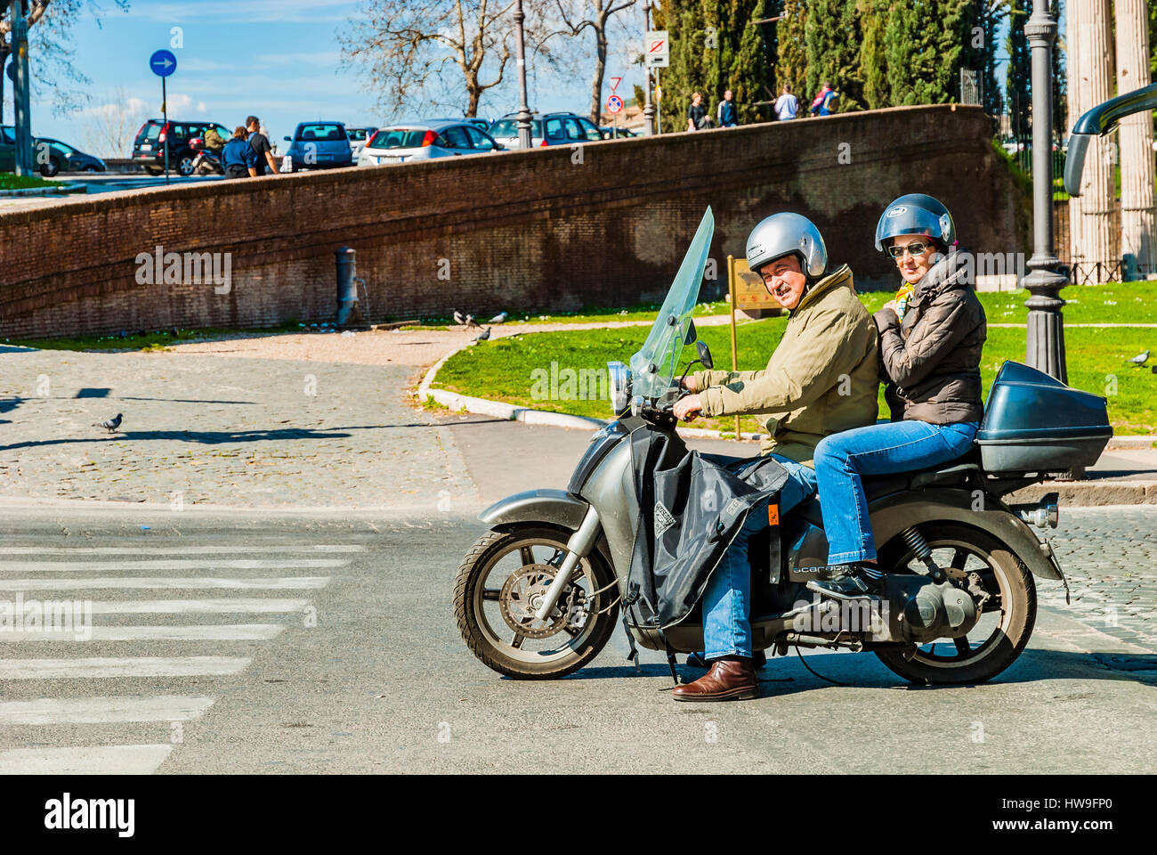 Motorrad Roller, ein Symbol des Stadtverkehrs. Rom, Lazio, Italien, Europa. Stockfoto