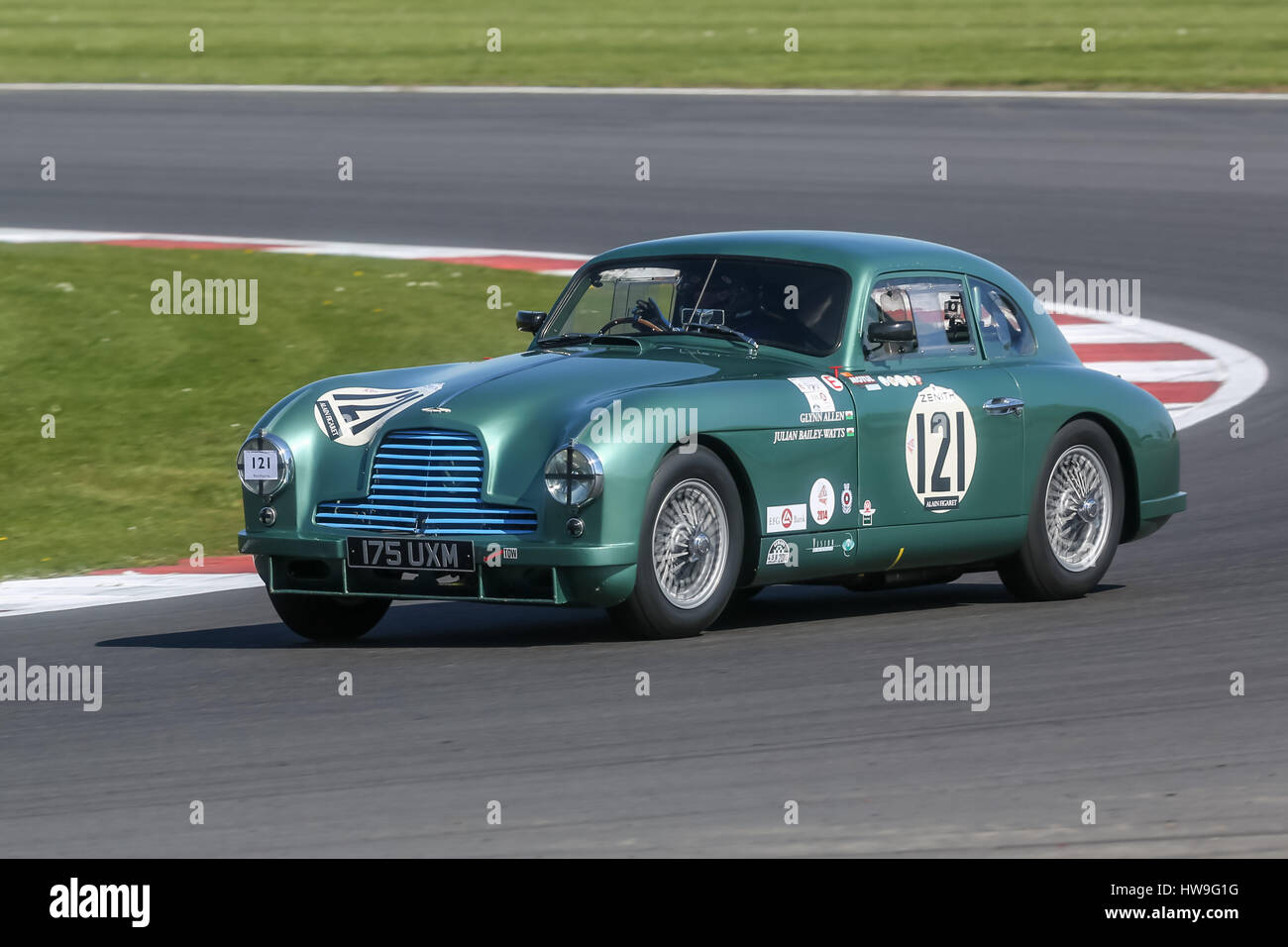 Aufgenommen in der Vintage Sports Car Club (VSCC) Frühling starten Sitzung in Silverstone am 18. April 2015 Stockfoto