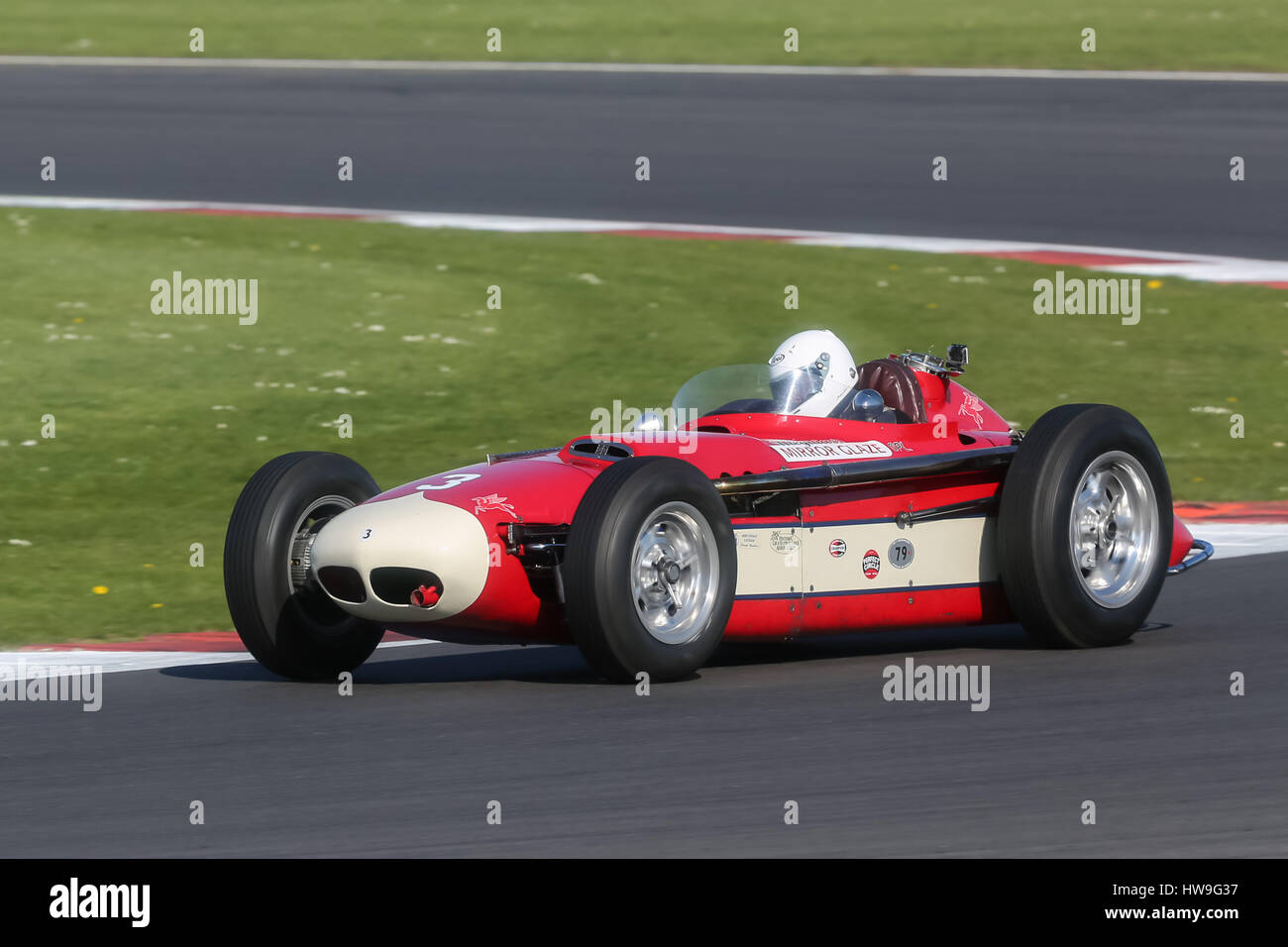 Aufgenommen in der Vintage Sports Car Club (VSCC) Frühling starten Sitzung in Silverstone am 18. April 2015 Stockfoto