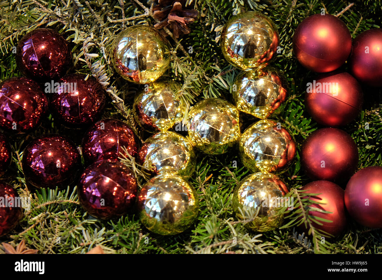 Weihnachts-Deko-Shop am 12. Dezember 2014 in Hallstatt, Österreich. Stockfoto