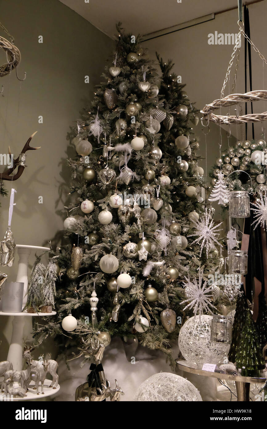 Weihnachten Dekoration Shop auf 13. Dezember 2008 in Salzburg, Österreich. Stockfoto