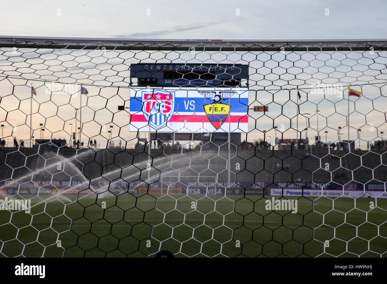 Rentschler Field Stadium Bewässerung zwischen uns Männer Nationalmannschaft gegen Ecuador am 10. Oktober 2014, in Rentschler Field, Hartford, CT, USA Stockfoto
