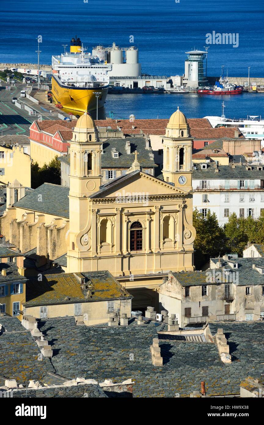 Frankreich, Haute Corse, Bastia, St-Jean-Baptiste-Kirche und dem Hafen im Hintergrund Stockfoto