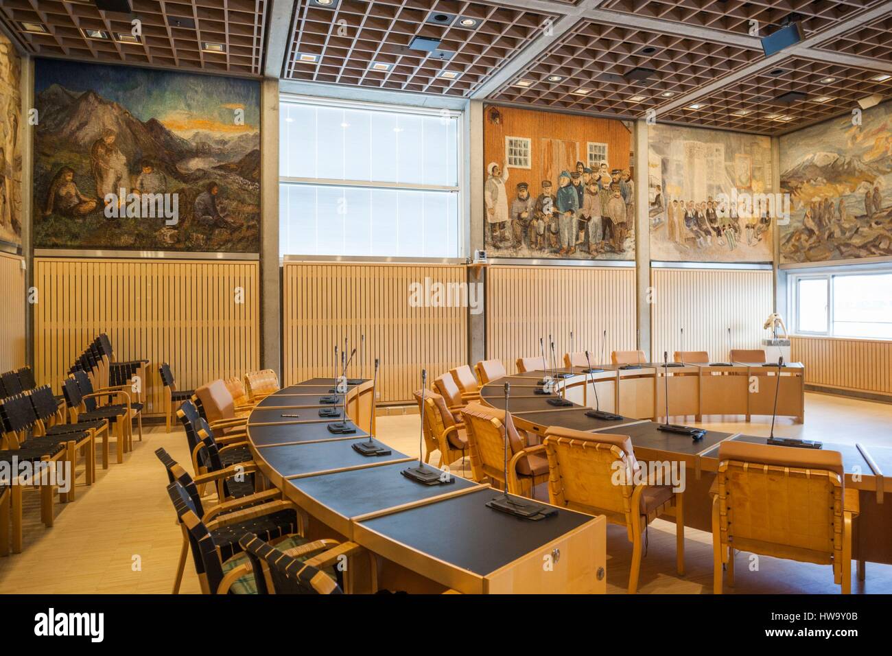 Grönland, Nuuk, Nuuk Rathaus Ratssaal mit Hans Lynge Tapisserien Stockfoto