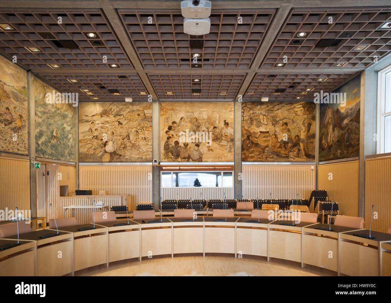 Grönland, Nuuk, Nuuk Rathaus Ratssaal mit Hans Lynge Tapisserien Stockfoto