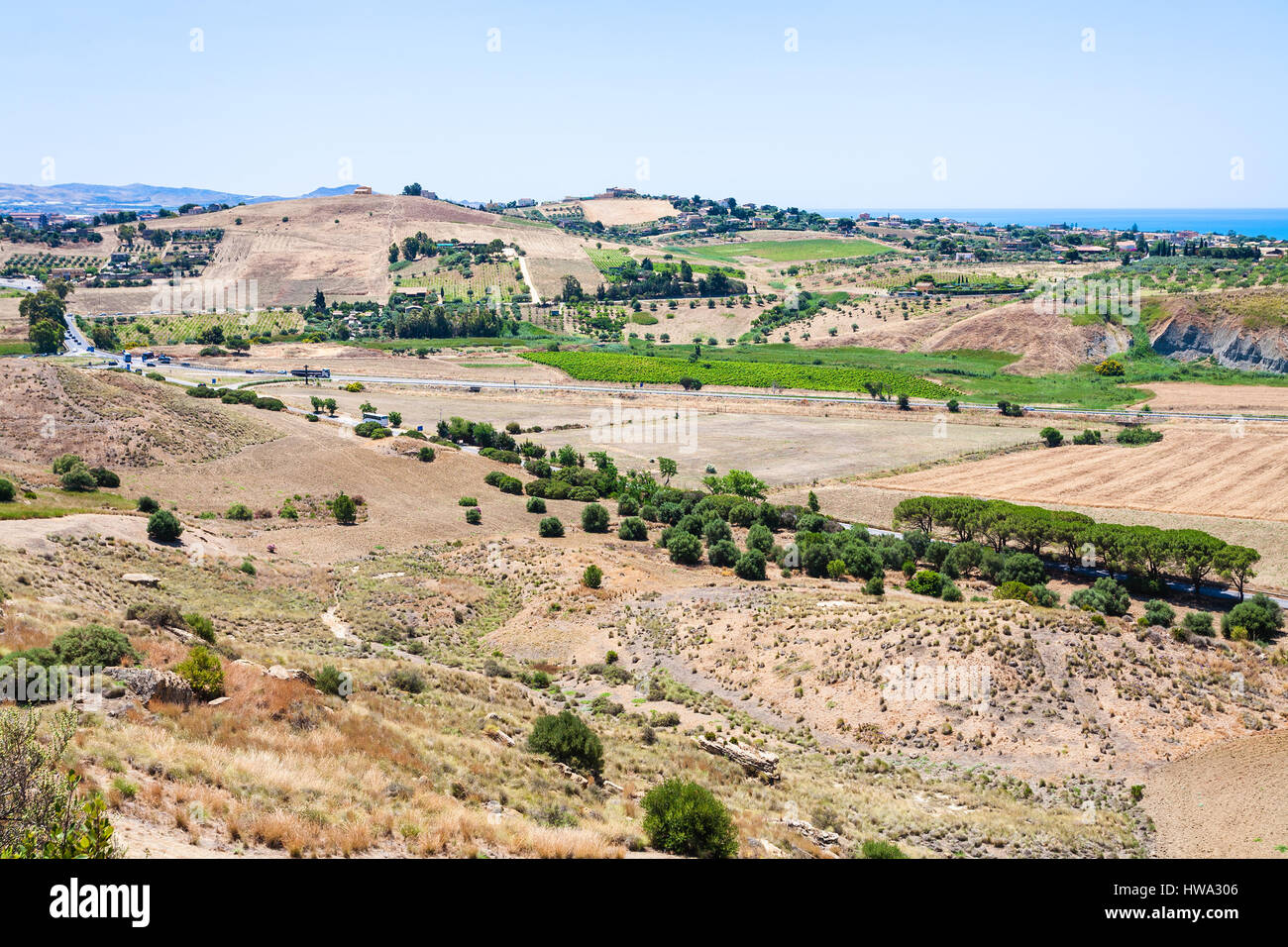 Reisen Sie nach Italien - Landschaft in der Nähe von Agrigento Stadt auf Küste des Mittelmeeres in Sizilien Stockfoto