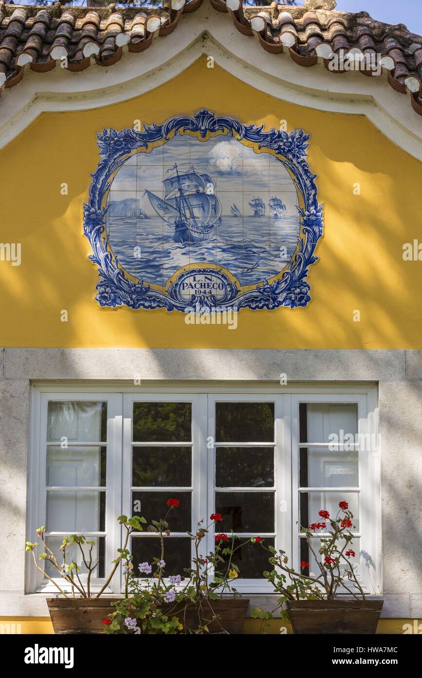 Portugal, Lisboa e Setubal Provinz Sintra Weltkulturerbe der UNESCO, Keramik an der Fassade eines Hauses in Colares Stockfoto