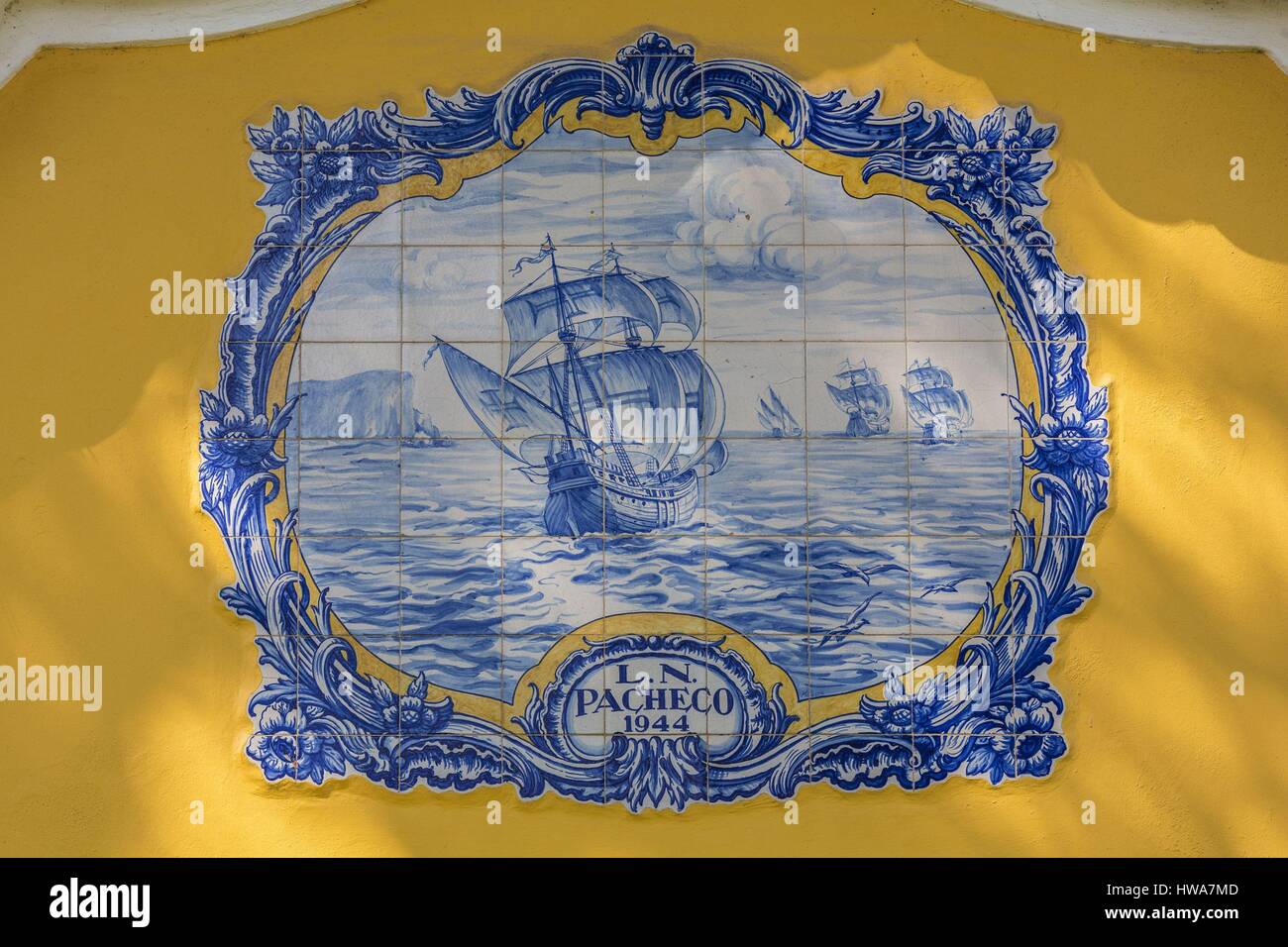 Portugal, Lisboa e Setubal Provinz Sintra Weltkulturerbe der UNESCO, Keramik an der Fassade eines Hauses in Colares Stockfoto