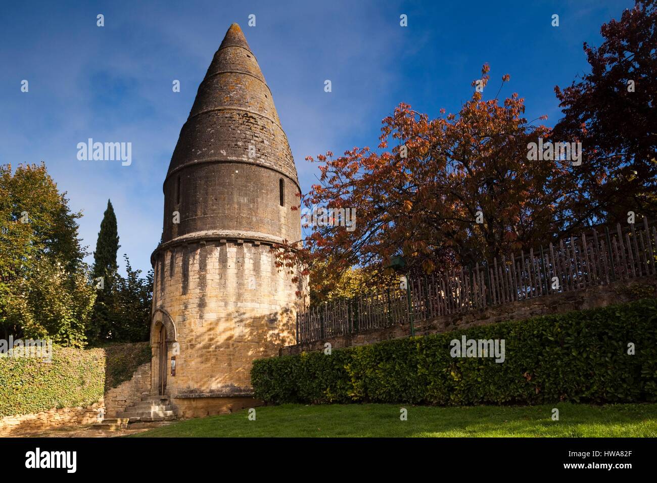 Frankreich, Dordogne Sarlat la Caneda, Lanterne des Morts, Beerdigung Kapelle aus dem 12. Jahrhundert Stockfoto