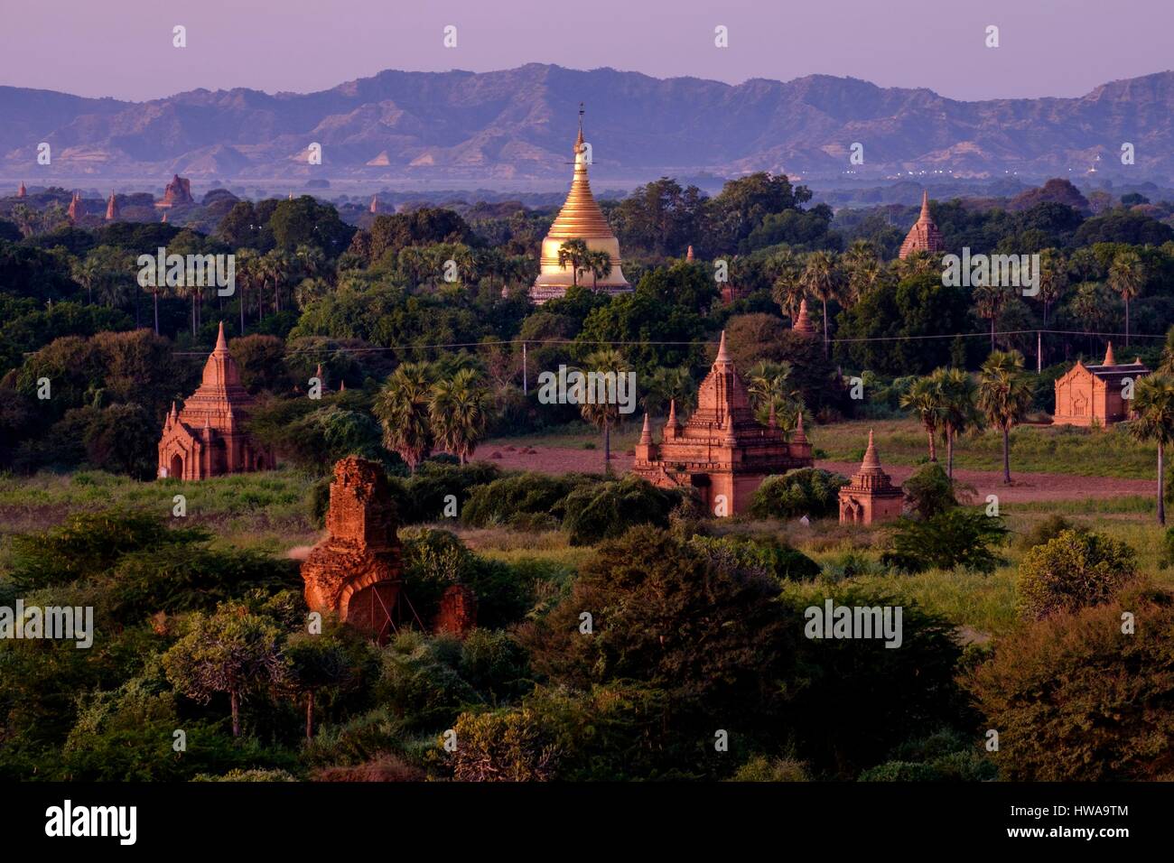 Myanmar, Bagan, Myazedi-Pagode und buddhistische Tempel Stockfoto