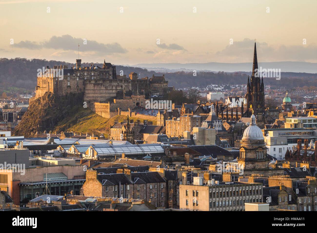 Großbritannien, Schottland, Edinburgh, Weltkulturerbe, Blick auf die Burg von Hollyrood Park Stockfoto