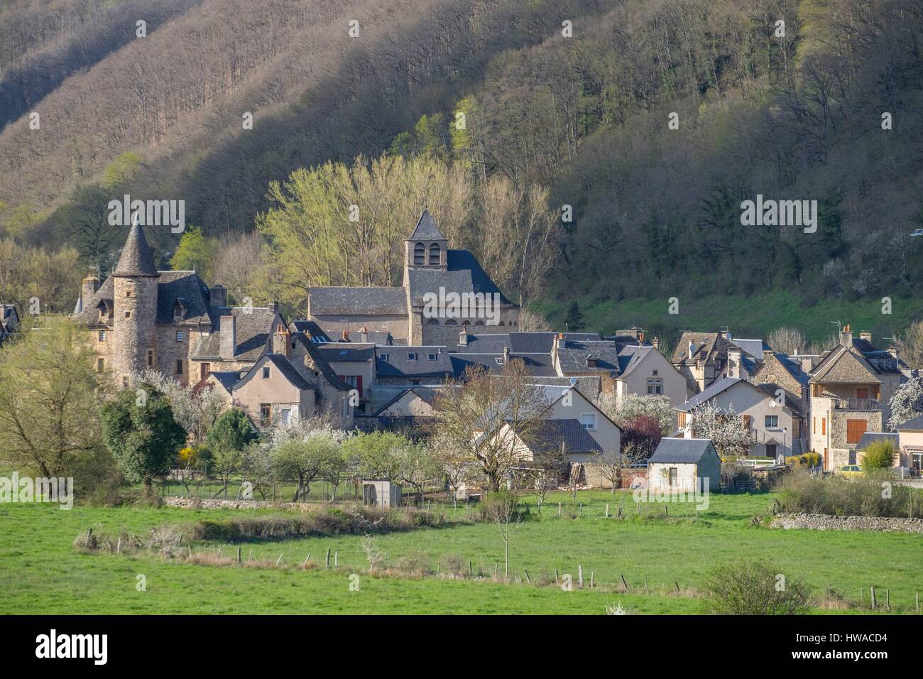Frankreich, Aveyron, Ste Eulalie d'Olt etikettiert Les Plus Beaux Dörfer de France (The Most Beautiful Dörfer Frankreichs), stoppen auf El Camion de Santiago Stockfoto