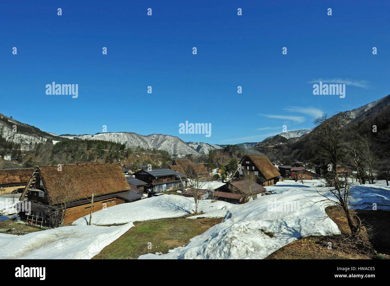 Japan, Honshu, Präfektur Gifu, Shirakawa-Go Dorf Weltkulturerbe von der UNESCO unter dem Schnee Stockfoto