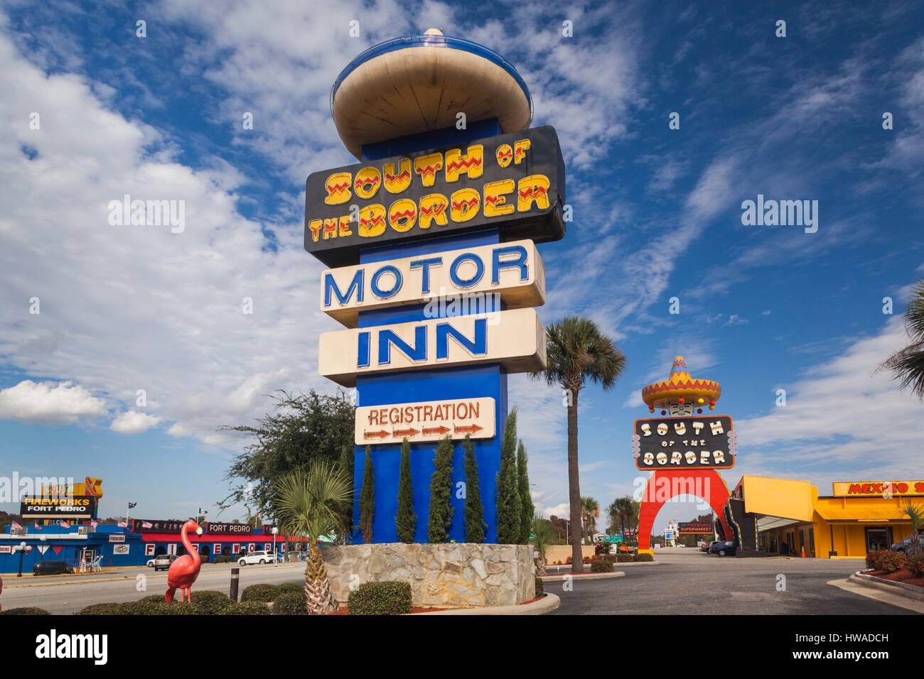 USA, South Carolina, South of the Border, Beschilderung für berühmte Sehenswürdigkeit auf der Route 95 Stockfoto