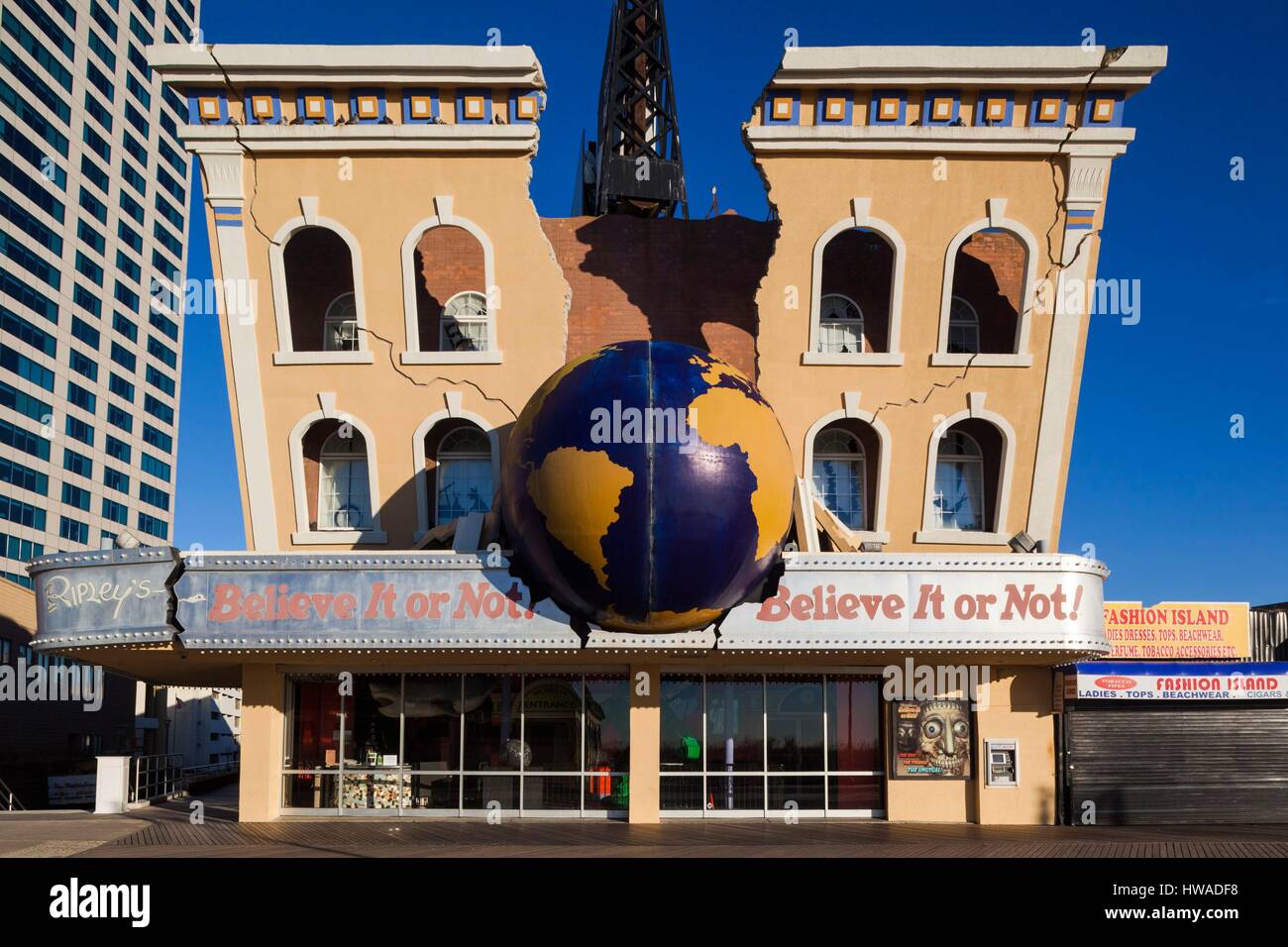 USA, New Jersey, Atlantic City, Promenade und Ripleys glauben es oder nicht bauen Stockfoto