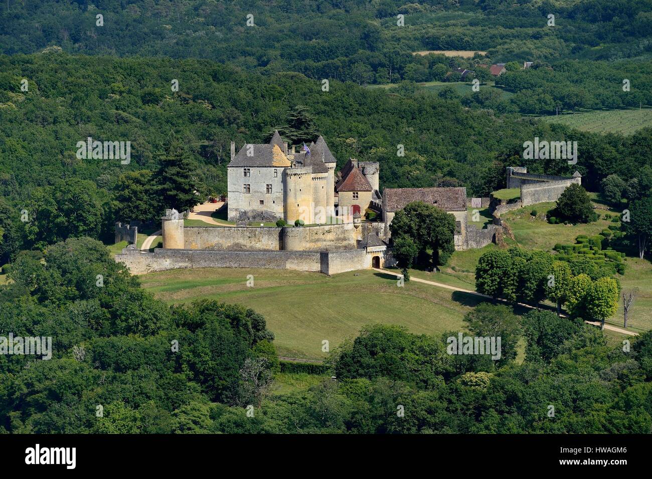 Frankreich, Dordogne, Perigord Noir, Dordogne-Tal, Sainte mondäner, Fenelon Burg (Luftbild) Stockfoto