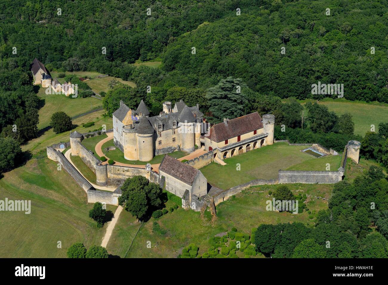 Frankreich, Dordogne, Perigord Noir, Dordogne-Tal, Sainte mondäner, Fenelon Burg (Luftbild) Stockfoto