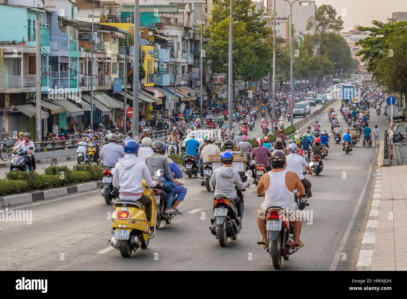 Vietnam, Südosten, Ho-Chi-Minh-Stadt (Saigon), Verkehr auf Nguyen Thai Hoc Straße Stockfoto