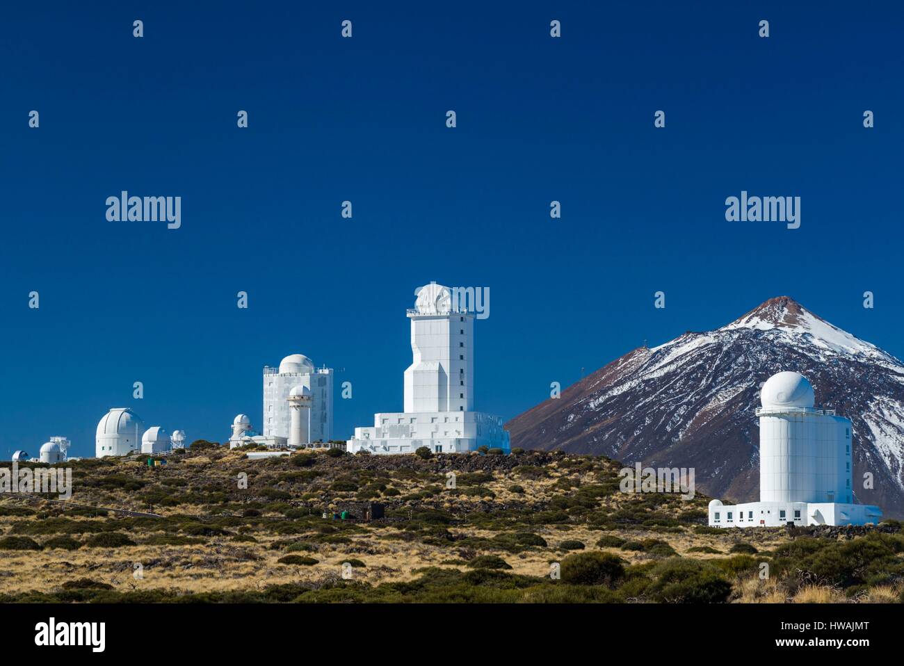 Spanien, Kanarische Inseln, Teneriffa, Parque Nacional de Corona Forestal, Observatorio Astronomico de Izana, Sternwarte und Pice del Teide, e Stockfoto