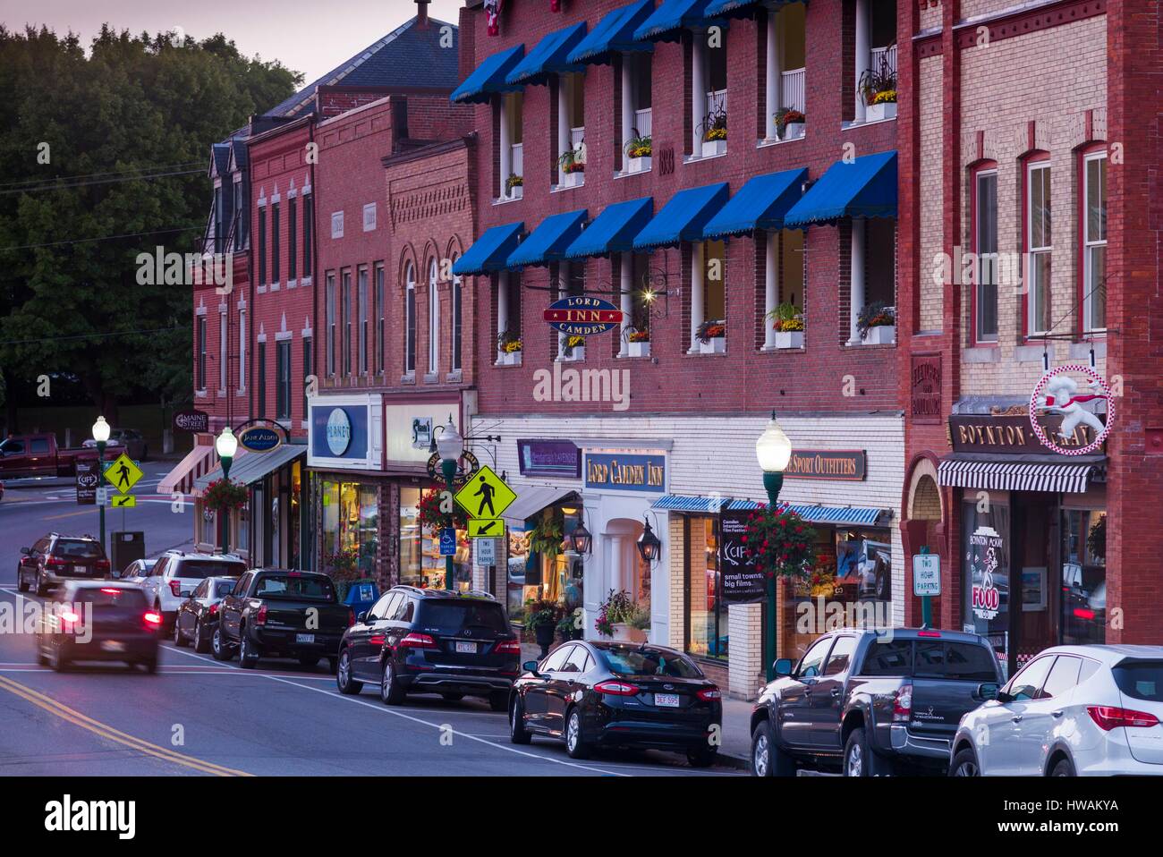 USA, Maine, Camden, Gebäude entlang der Elm Street, U.S. Highway One Stockfoto