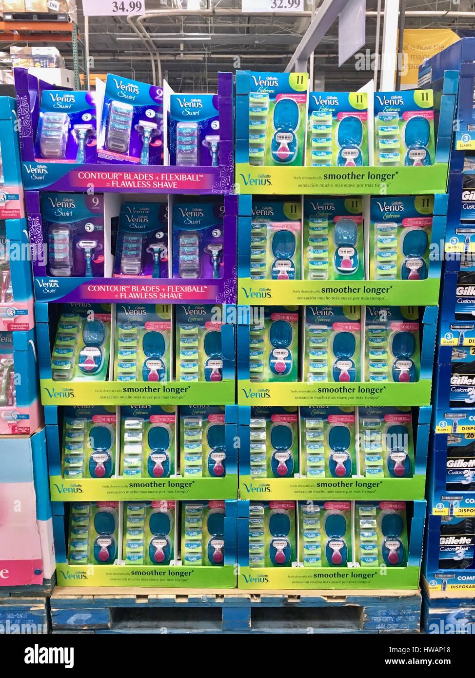 Frauen Rasierer in loser Schüttung bei Costco Stockfoto