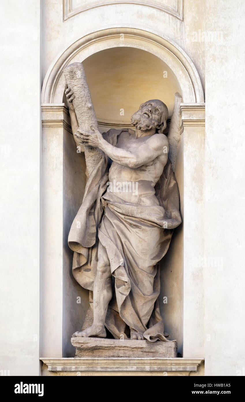 Saint Andrew Luca Breton an der Fassade des Santi Claudio e Andrea dei Borgognoni Kirche in Rom, Italien Stockfoto
