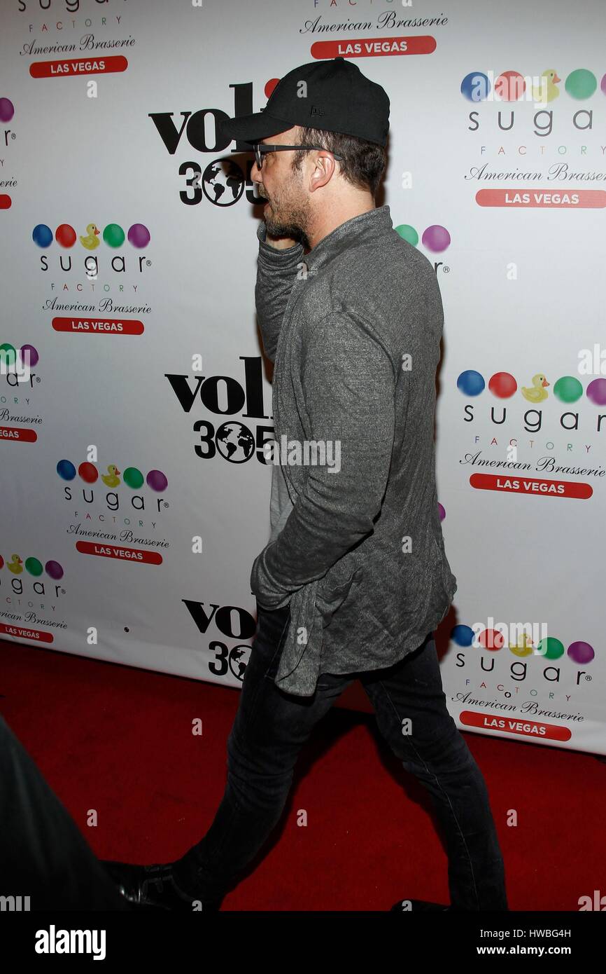 Las Vegas, NV, USA. 19. März 2017. Larry Rudolph im Ankunftsbereich für Pitbull Auftritt bei Zucker Fabrik American Brasserie Grand Opening Feier, Fashion Show Mall, Las Vegas, NV 19. März 2017. Bildnachweis: James Atoa/Everett Collection/Alamy Live-Nachrichten Stockfoto