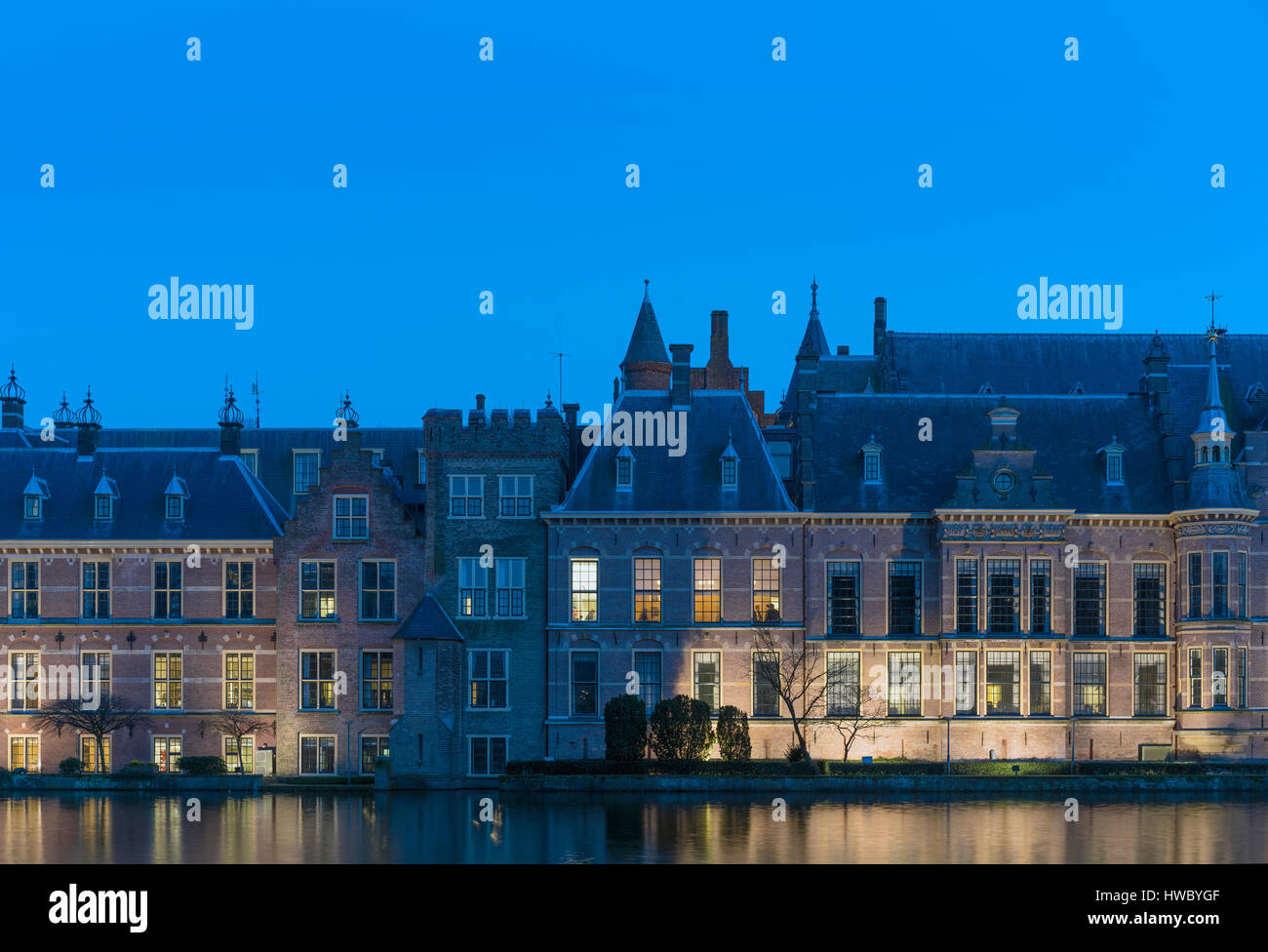 Den Haag Niederlande Parlamentsgebäude. Im blauen Zimmer, Blauwe Zaal. Parteiführer sind in der Nacht nach den Wahlen 2017 konferieren. Stockfoto