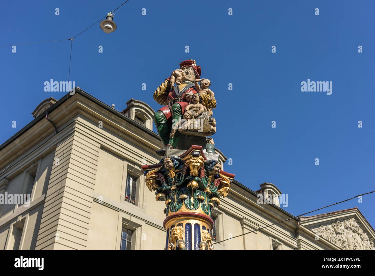 Schweizer mittelalterliche Statue eines Ogre essen Kinder. Stockfoto