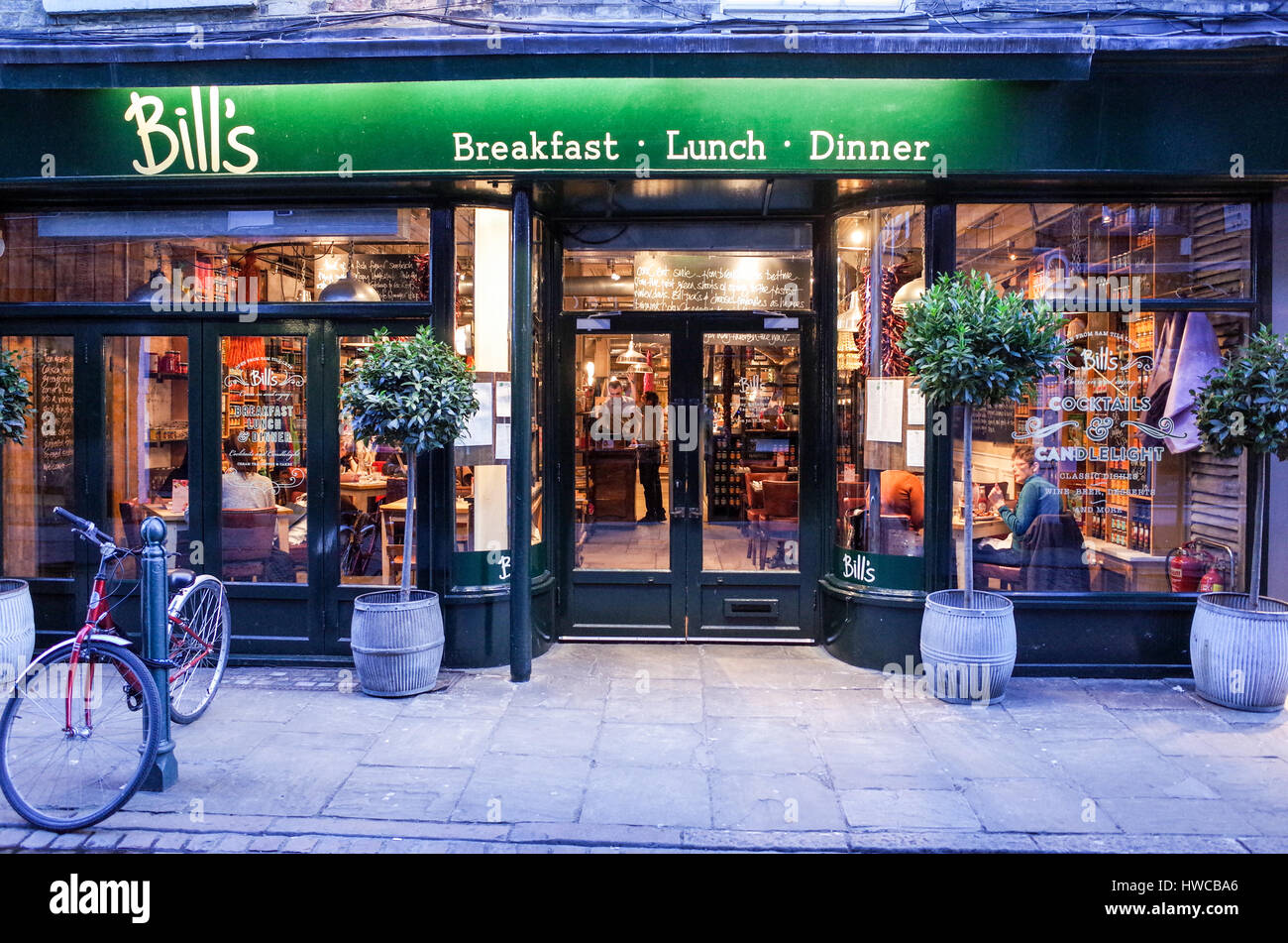 Bill's Cafe/Restaurant im Green Street Cambridge. Eine von einer Kette, die in ganz Großbritannien. Stockfoto
