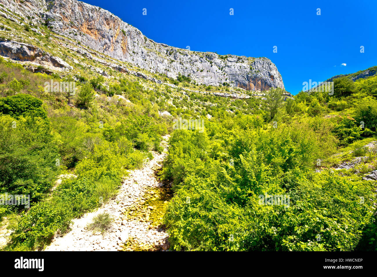 Cikola trocken Canyon Flussblick, im Landesinneren Dalmatien, Kroatien Stockfoto