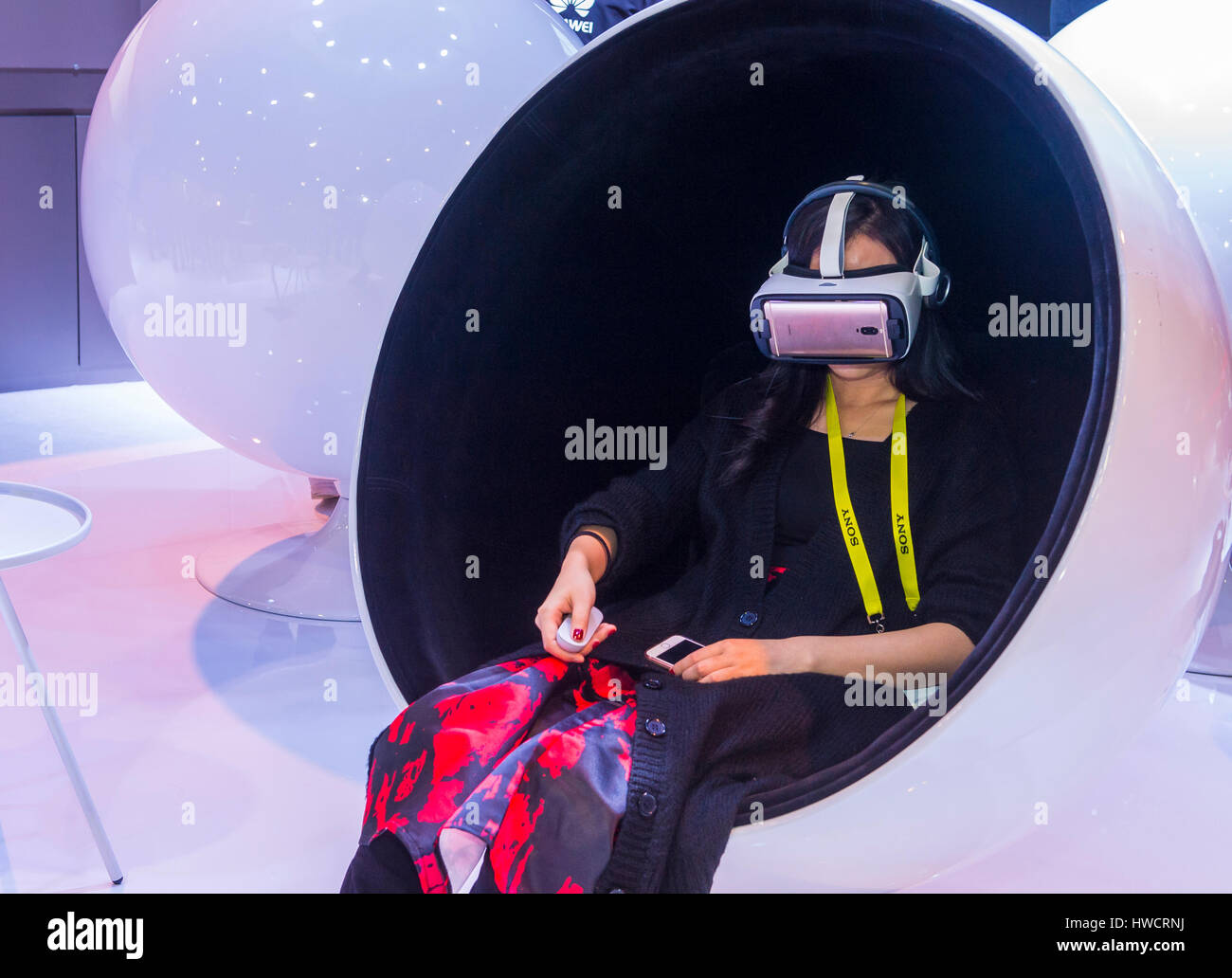 LAS VEGAS - JAN 08: Virtual-Reality-Demonstration auf der Huawei-Stand auf der CES in Las Vegas auf Anzeigen 8. Januar 2017, CES ist die weltweit führende co Stockfoto