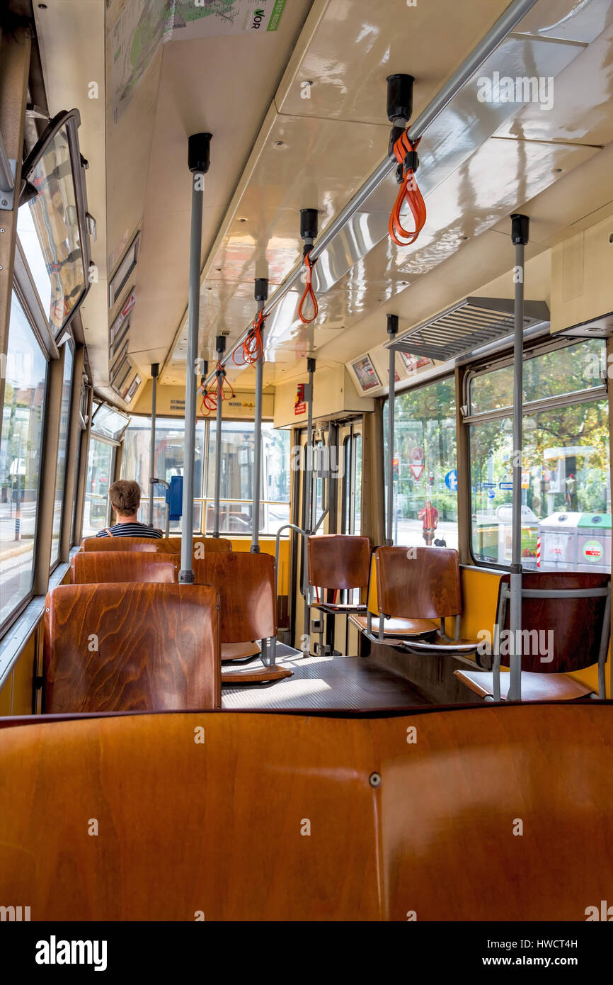 öffentlichen Nahverkehr Straßenbahn, Symbol für den Transport, Transport von Menschen, umweltfreundlich, Beschlagnahme Nahverkehr Strassenbahn, Sym Stockfoto