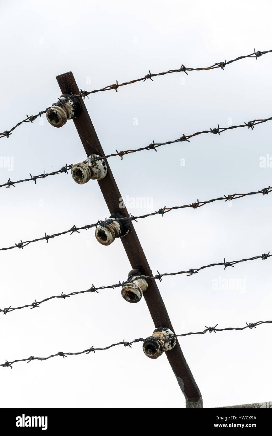 Stacheldraht ImKonzentrationslager Mauthausen in Österreich. Konzentrationslager der Stufe III von 1938 bis 1945, Stacheldraht ImKonzentrationslager Maut Stockfoto
