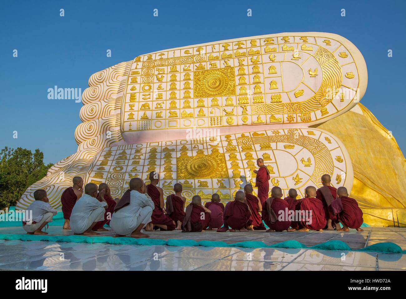 Myanmar (Burma), Bago Bezirk, die Füße der liegende Buddha von Naung Daw Gyi Mya Tha Lyaung in Bago Stockfoto