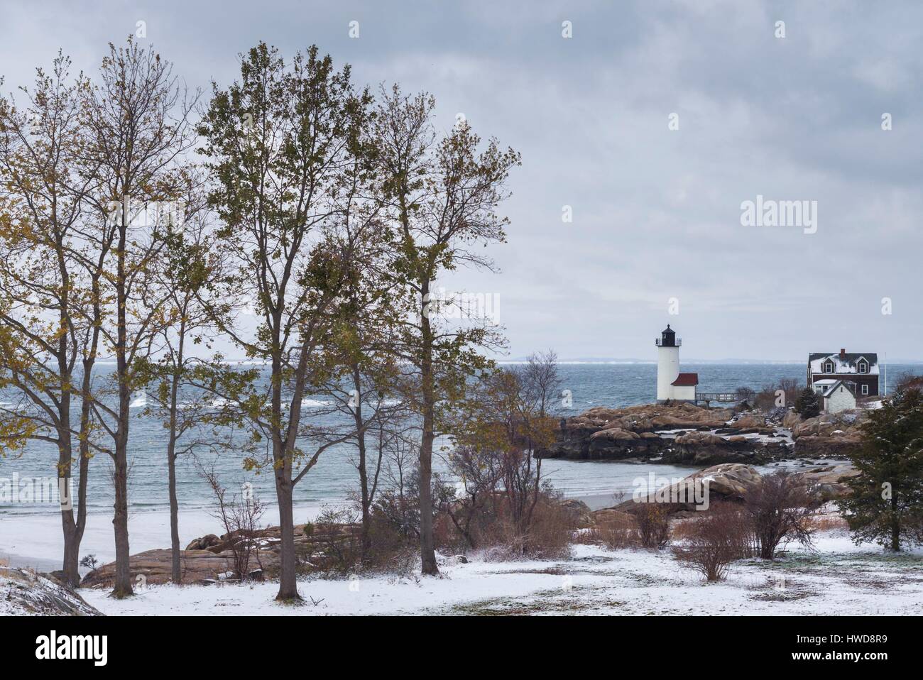 USA, Massachusetts, Cape Ann, Gloucester, frühen Schnee und Annisquam Leuchtturm Stockfoto