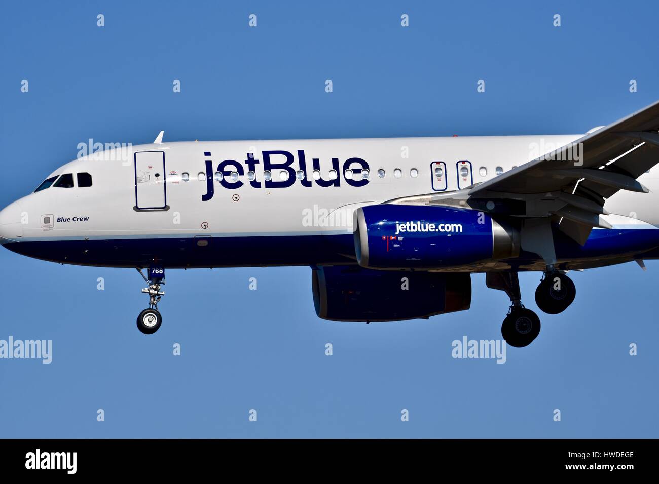 JetBlue Fluglinien Flugzeug im Flug Stockfoto
