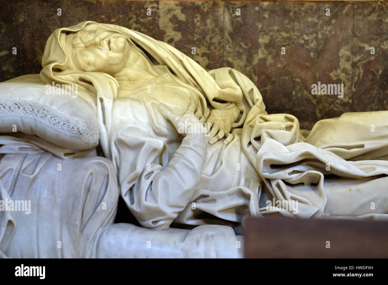 Die Sankt-Anna-Ecstasy ist eine Skulptur von Giovanni Battista Maini erstellt und angezeigt bei Basilica di Sant Andrea Delle Fratte, Rom, Italien Stockfoto