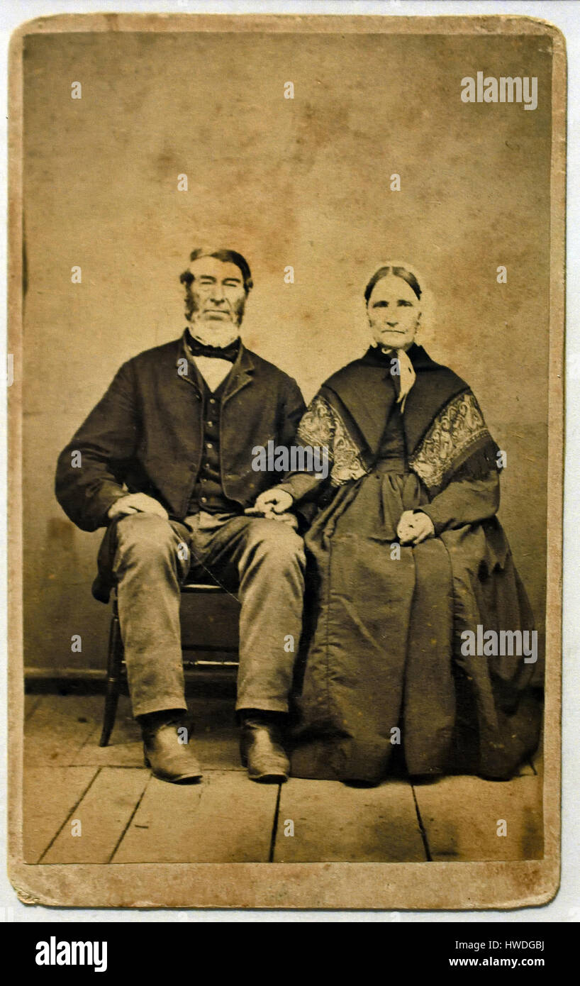 Potgieter und seine Frau-1850. Holländische Diaspora sprach Deutsch - Afrikaans (die niederländische autorisierten Bibel lesen) ihrer Vorfahren waren VOC Funktionäre, sogar und San. Südafrika-Afrika Stockfoto