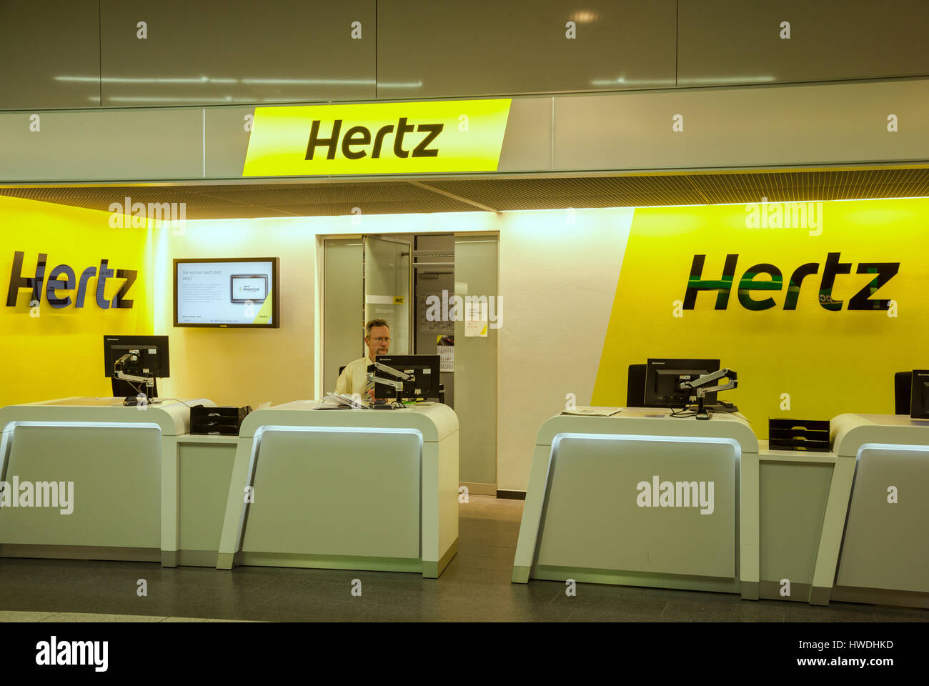 Hertz rental car Fotos und Bildmaterial in hoher Auflösung Alamy