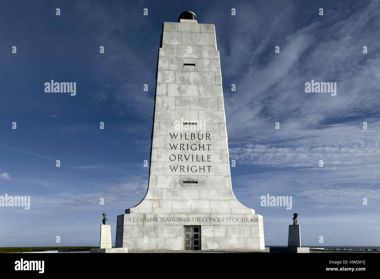 NC-00646-00... NORTH CAROLINA- Denkmal für die Brüder Wright an der Wright Brothers National Memorial in Kitty Hawk. Stockfoto