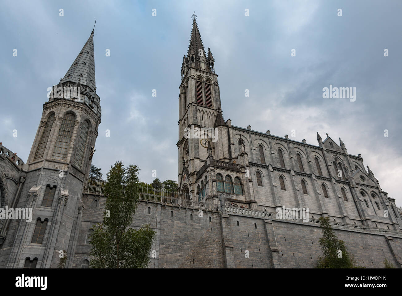 Die Basilika unserer lieben Frau in Lourdes, Frankreich Stockfoto