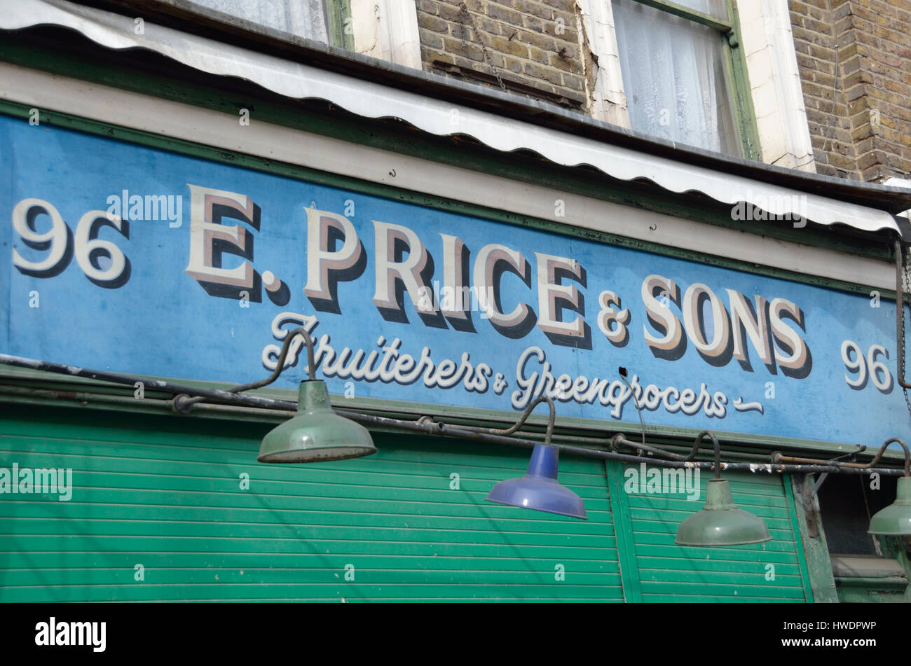 E Preis & Söhne ehemaliger Gemüsehändler Shop Golborne Road, North Kensington, London, UK. Stockfoto